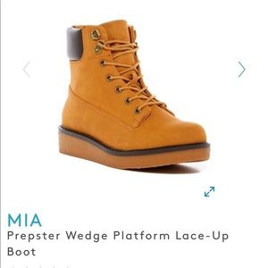 MIA Prepster Wedge Platform Lace Up Boots 7.5